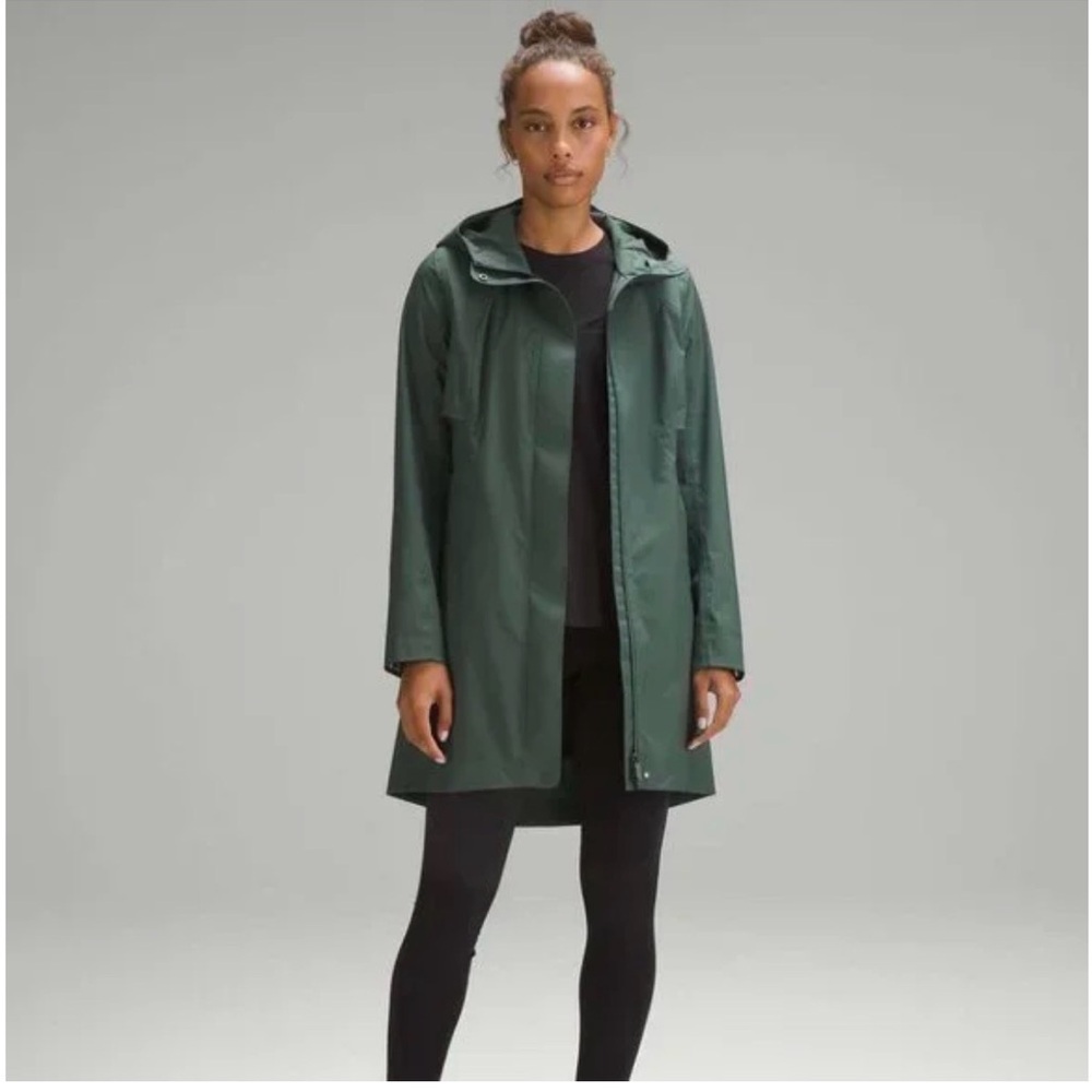 Lululemon Rain Rebel Jacket size 6